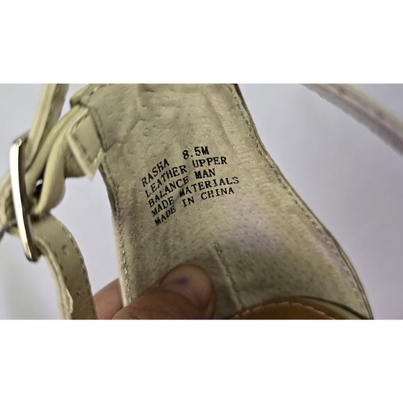 Kelsi Dagger Rhinestone and Pearls Sandals Sz 8.5 - Picture 6 of 6